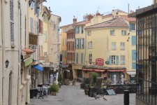 Hy&egrave;res, rue, place Massillon