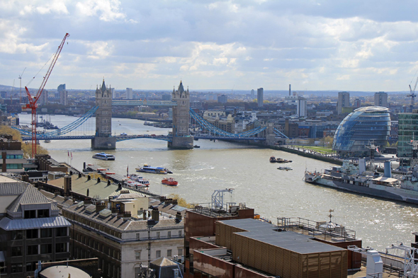 Tower Bridge, Tamise