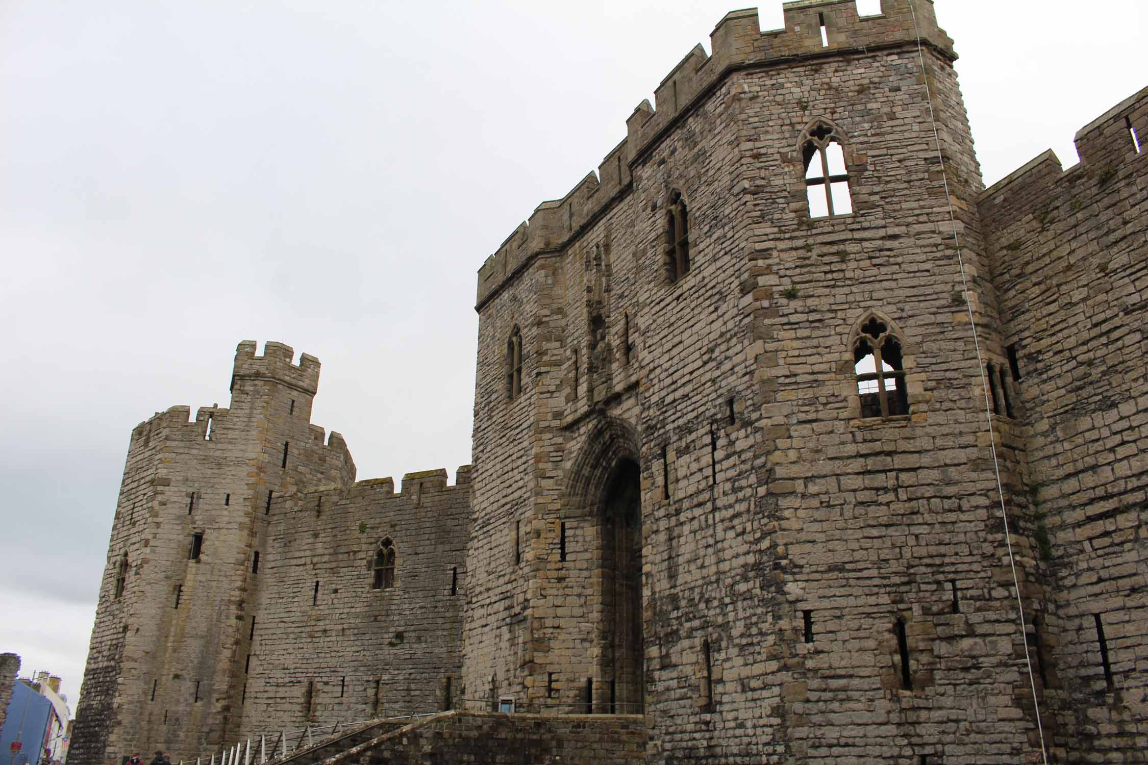 Pays de Galles, château de Caernarfon, porte