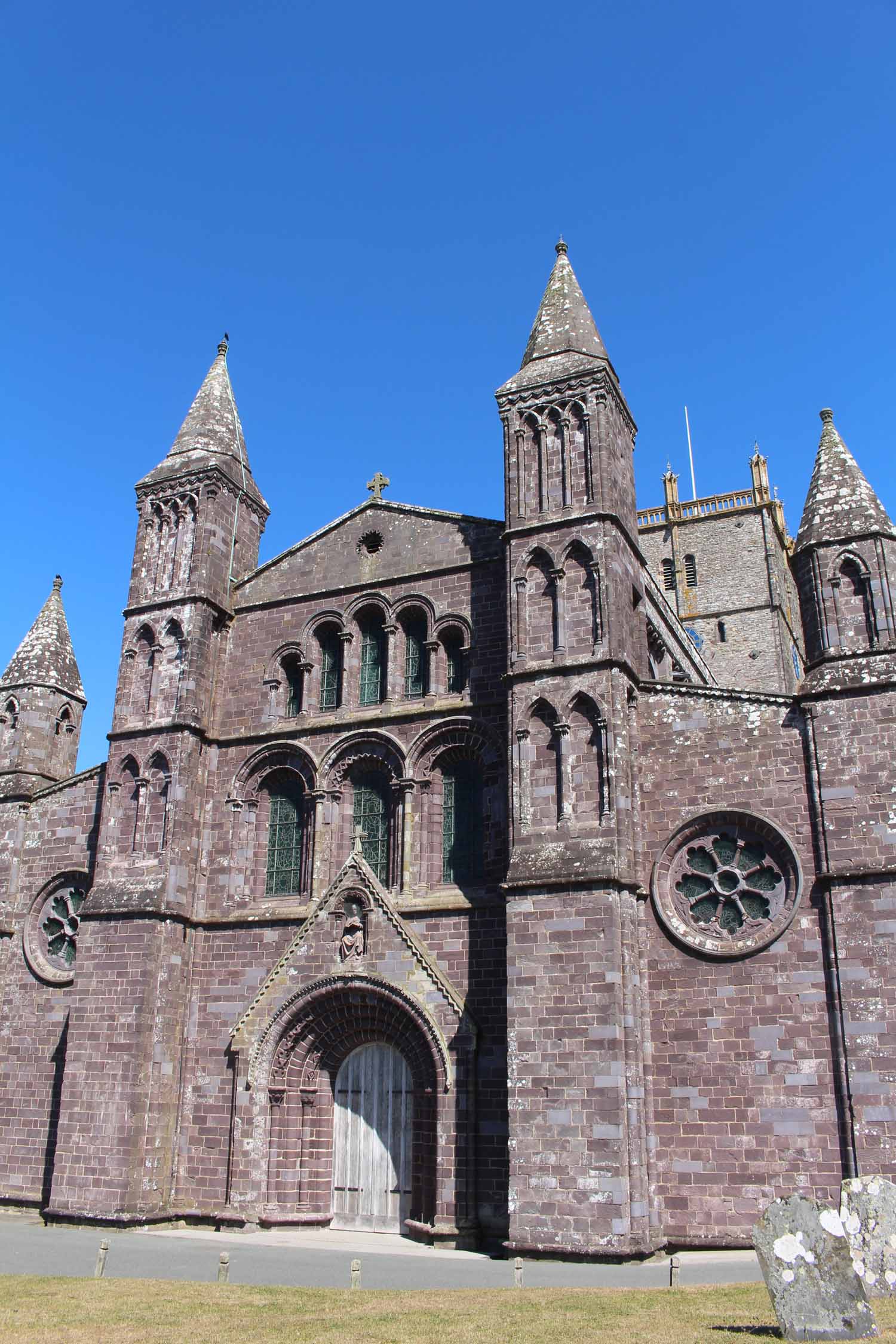 Pays de Galles, cathédrale St-Davids, façade
