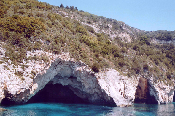 Antipaxos, grotte, falaise