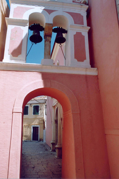 Paxos, Gaïos, église