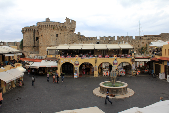 Rhodes, place Hippocrate