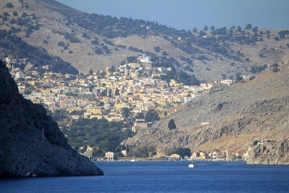 Symi, Pedi