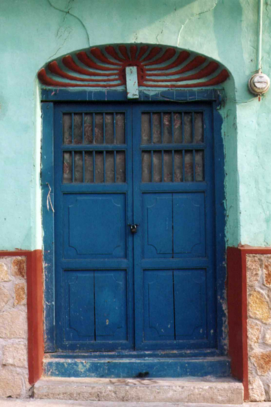 Guatemala, Flores, portail, rue
