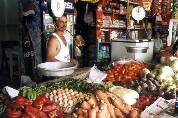 Guatemala, Santa Ana, épicerie