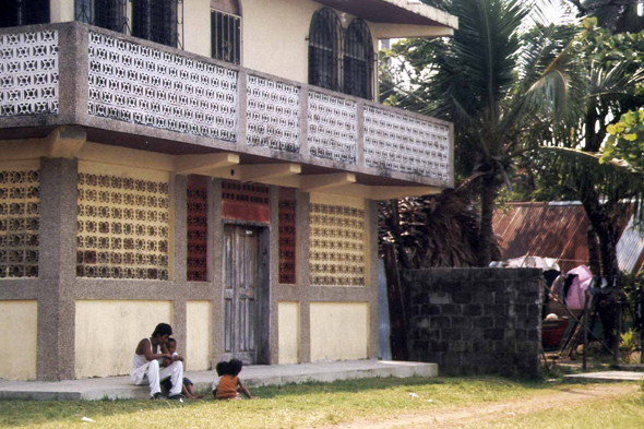 Guatemala, Livingston, village