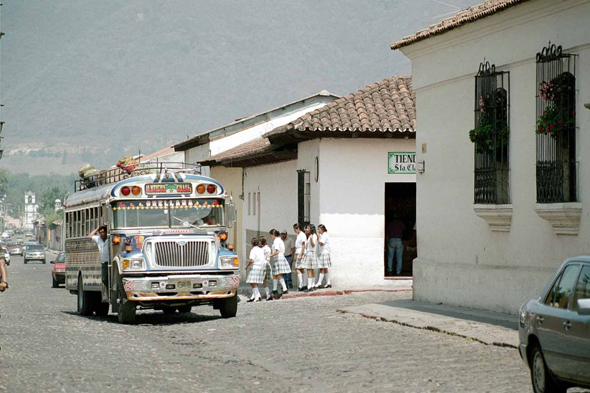 Guatemala, Antigua, bus
