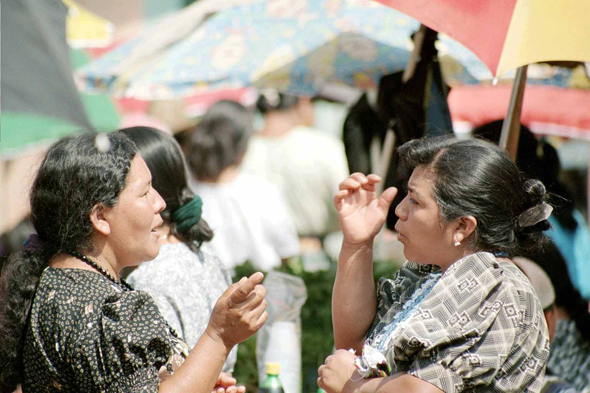 San Pedro la Laguna, marché, indiennes