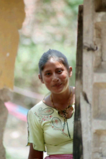 Guatemala, Antigua, jeune indienne