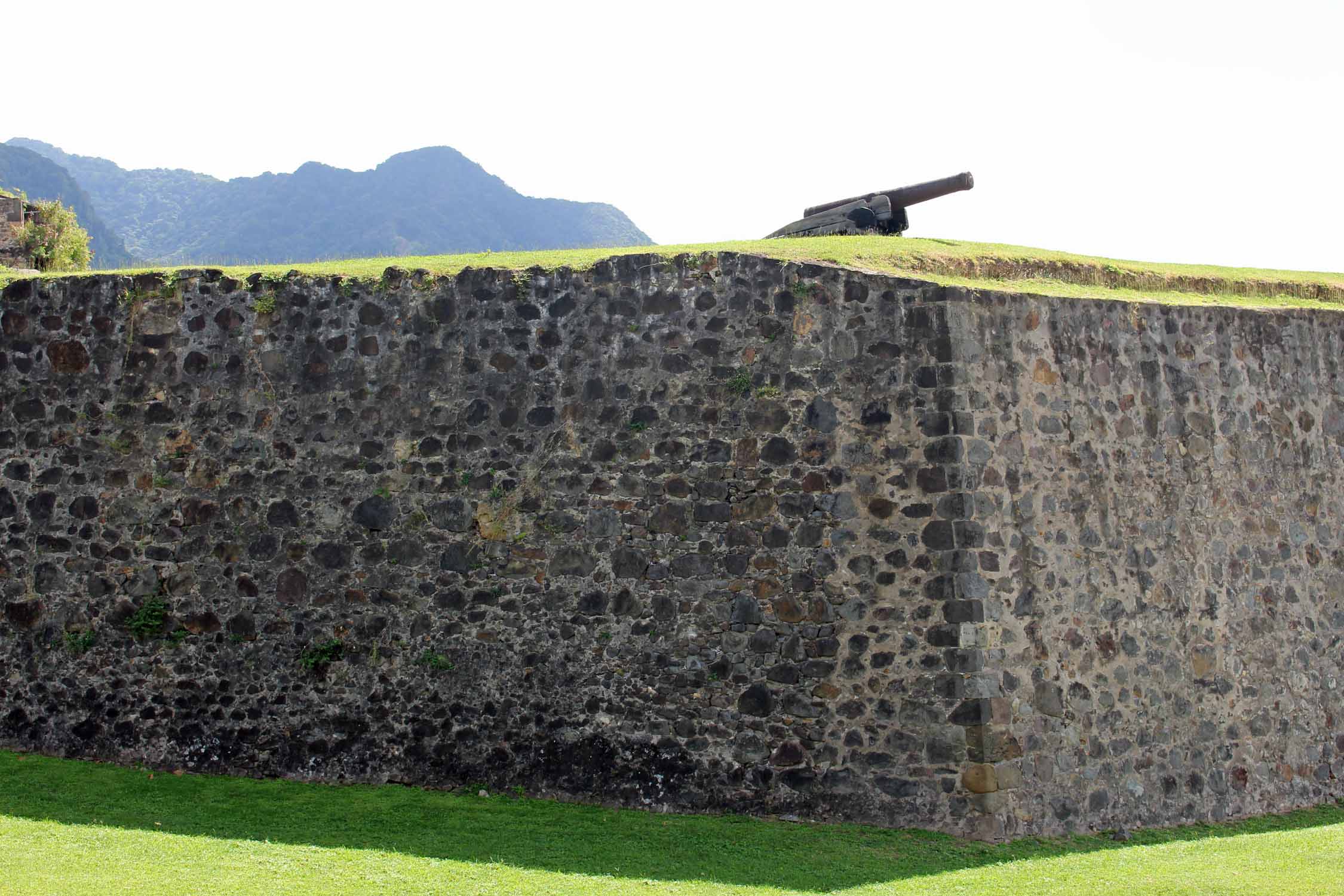 Basse-Terre, Guadeloupe, fort Louis Delgrès, canon