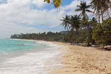 Marie-Galante, plage de la Feuill&egrave;re, sable blanc