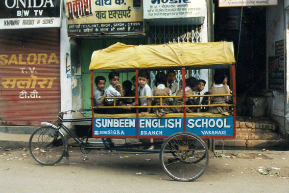 Ecoliers, Varanasi