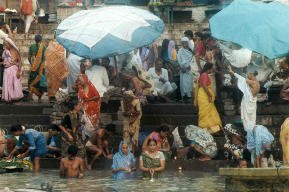 Le Gange, pèlerins, Bénarès