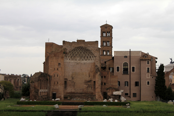 Basilique di Massenzio