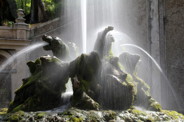 Fontaines des Dragons, Villa d'Este