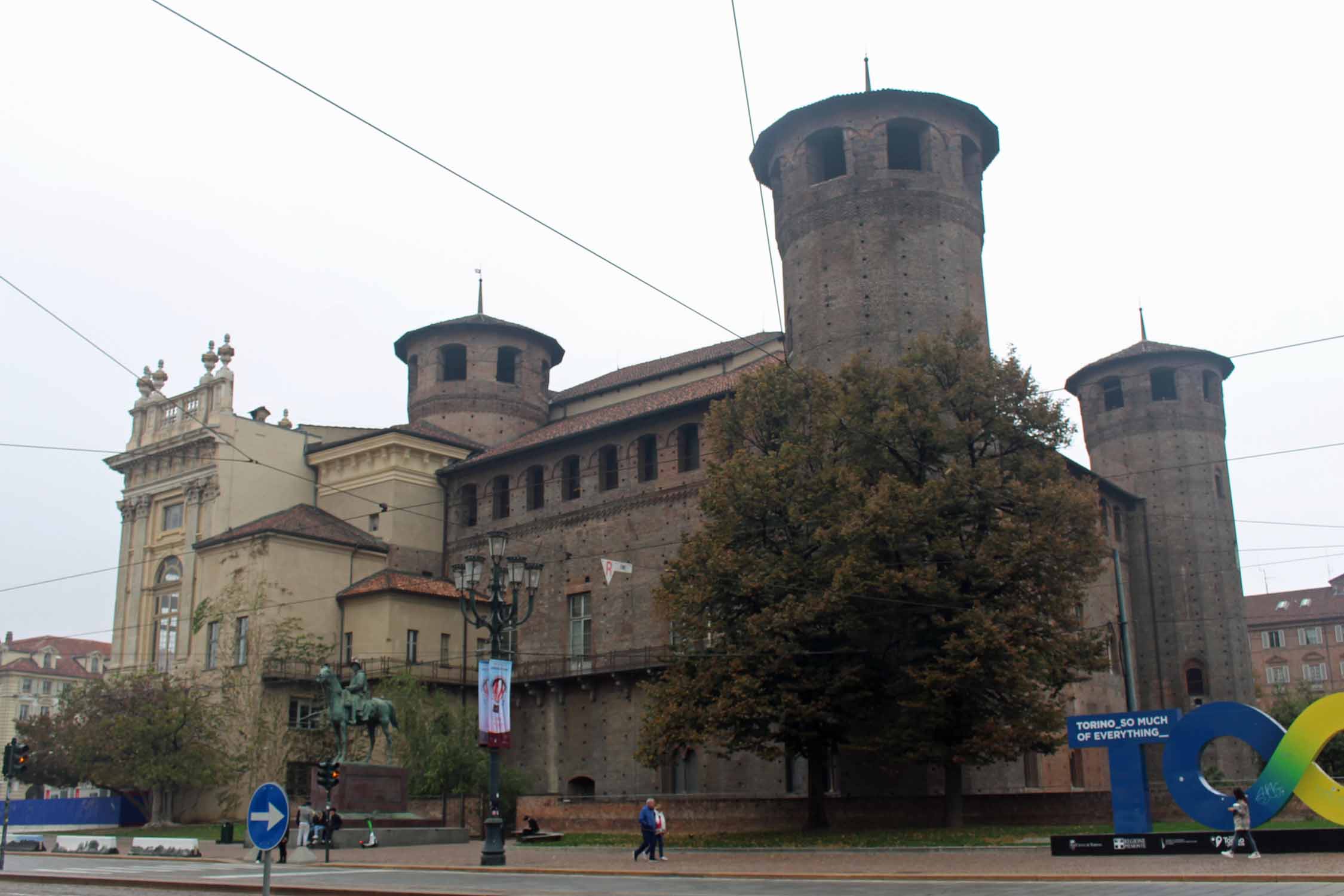 Turin, château médiéval, tours