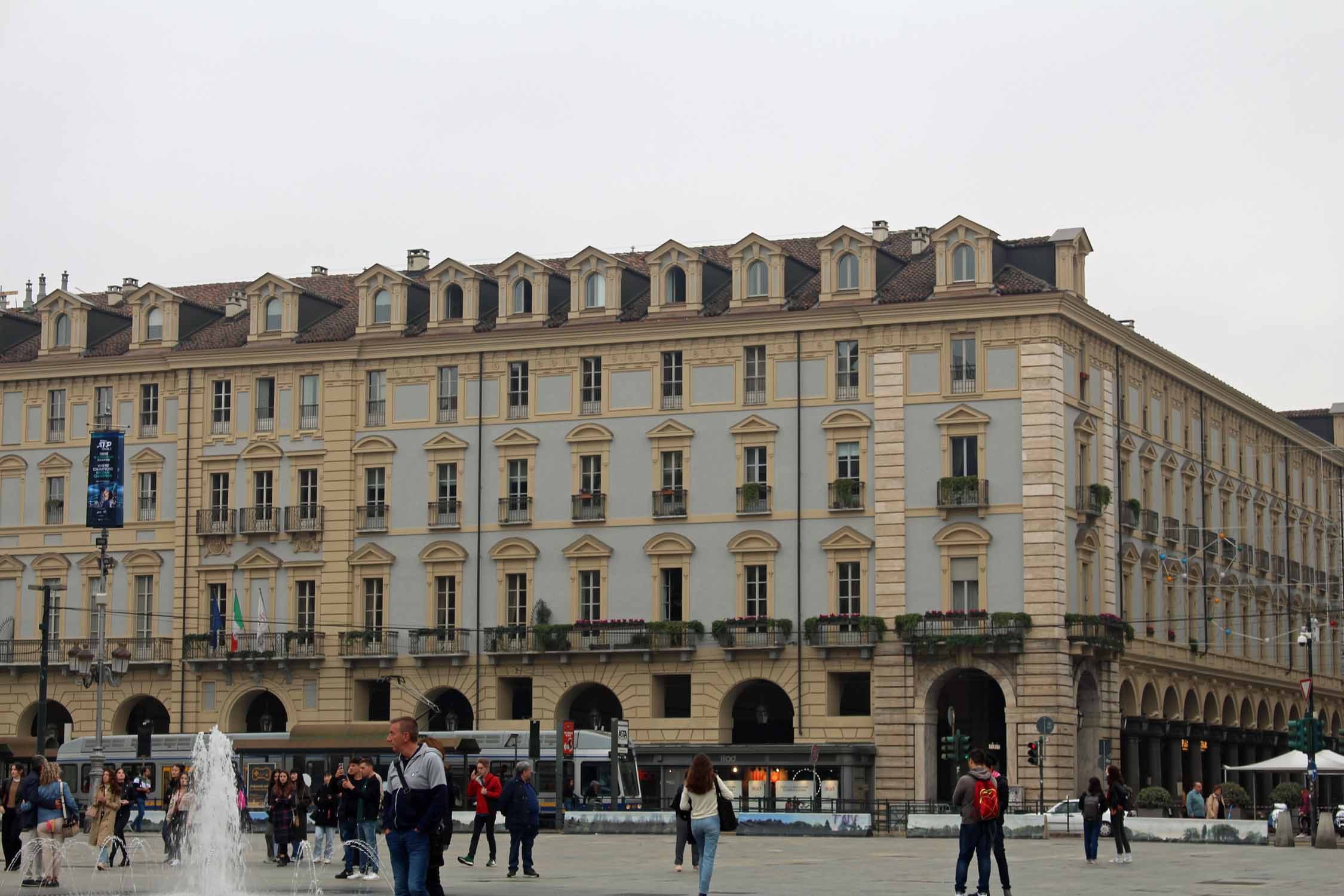 Turin, place Castello, bâtiment