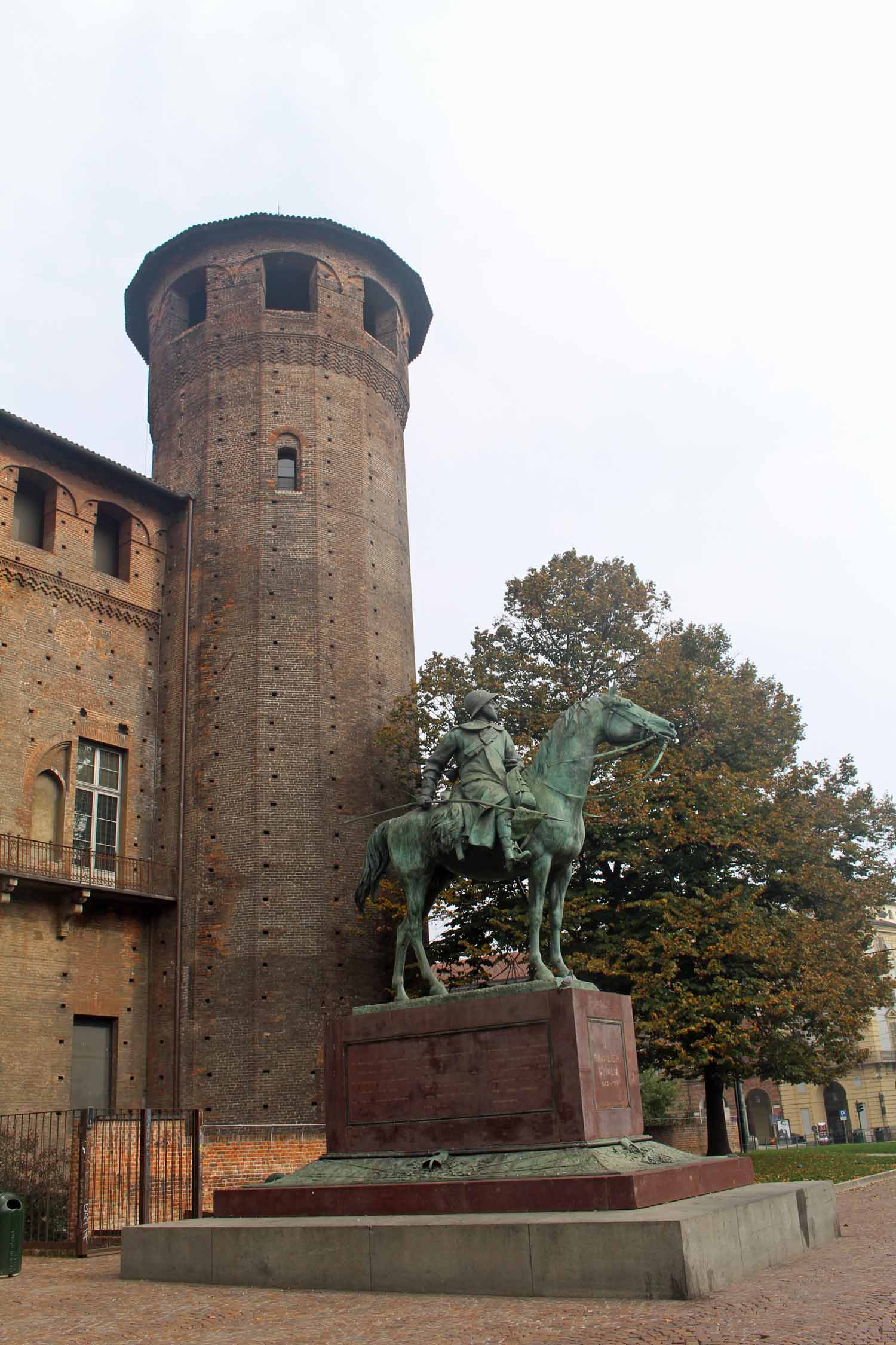 Turin, monument Cavalieri d'Italia
