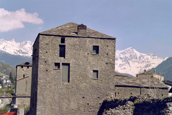 Aoste, Torre