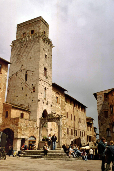 San Gimignano, Piazza della Cisterna