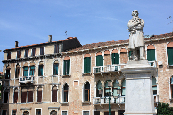 Venise, place Campo Santo Stefano