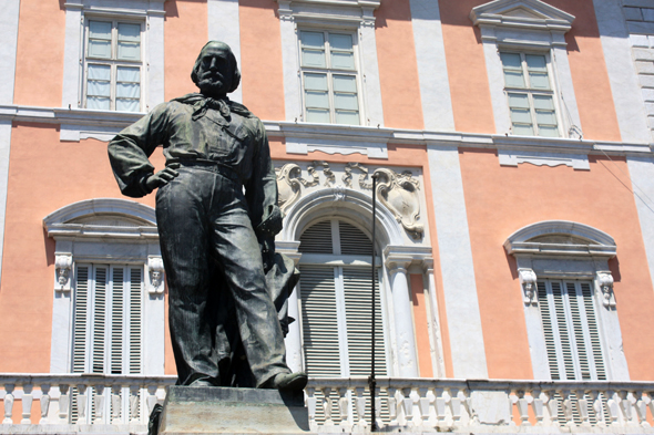 Pise, statue de Garibaldi