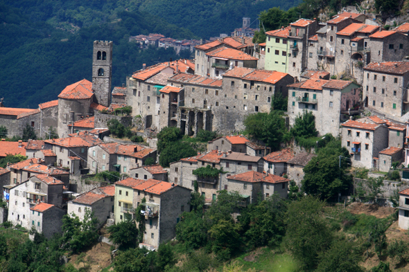 Montefegatasi, village médiéval