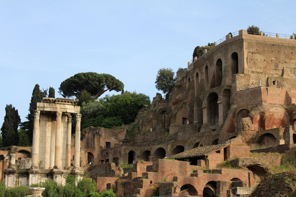 Forum romain, temple de Dioscure