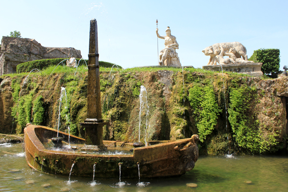 Villa d'Este, barque