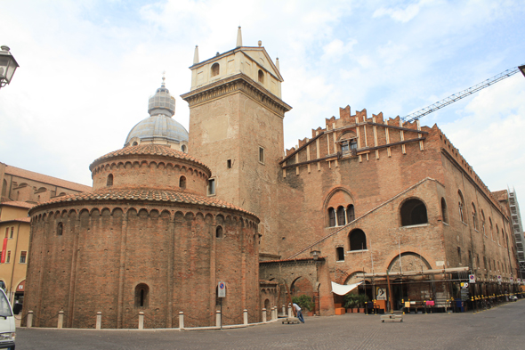 Mantoue, piazza Erbe, Rotonda