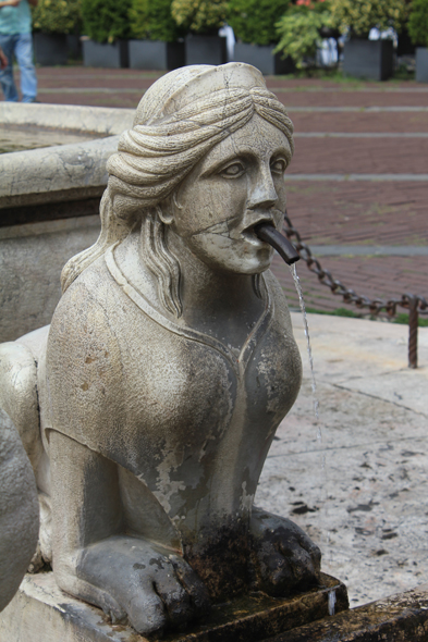 Bergame, fontaine du Contarini
