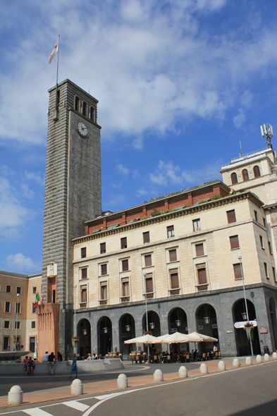 Varèse, Piazza Monte Grappa