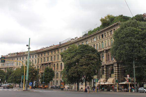 Milan, Piazza Castello