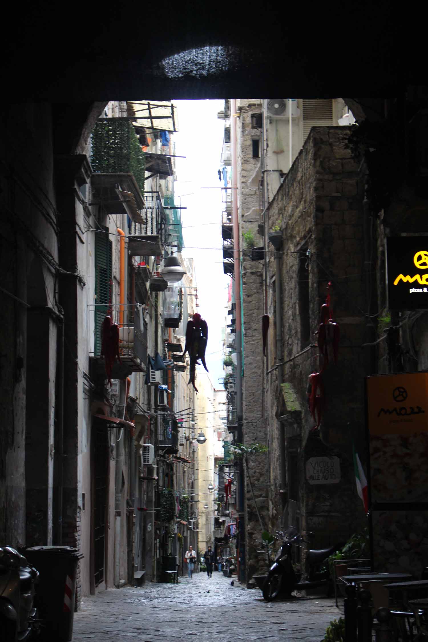 Naples, ruelle typique