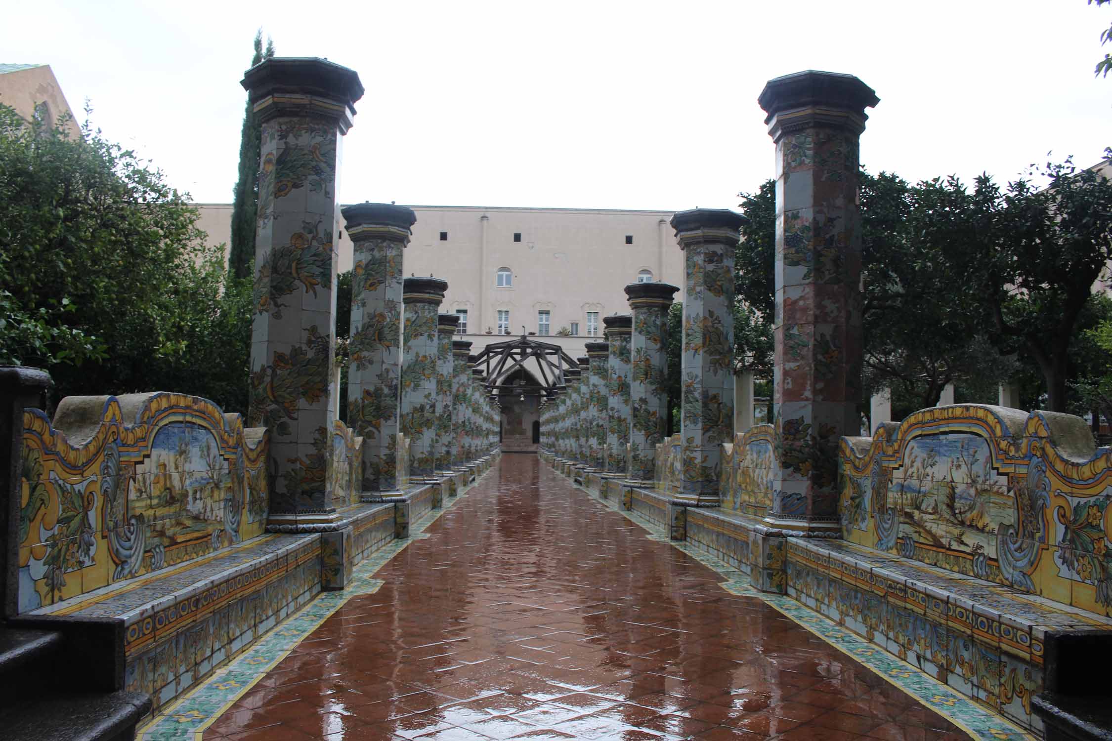 Naples, Santa Chiara, cloître des Clarisses