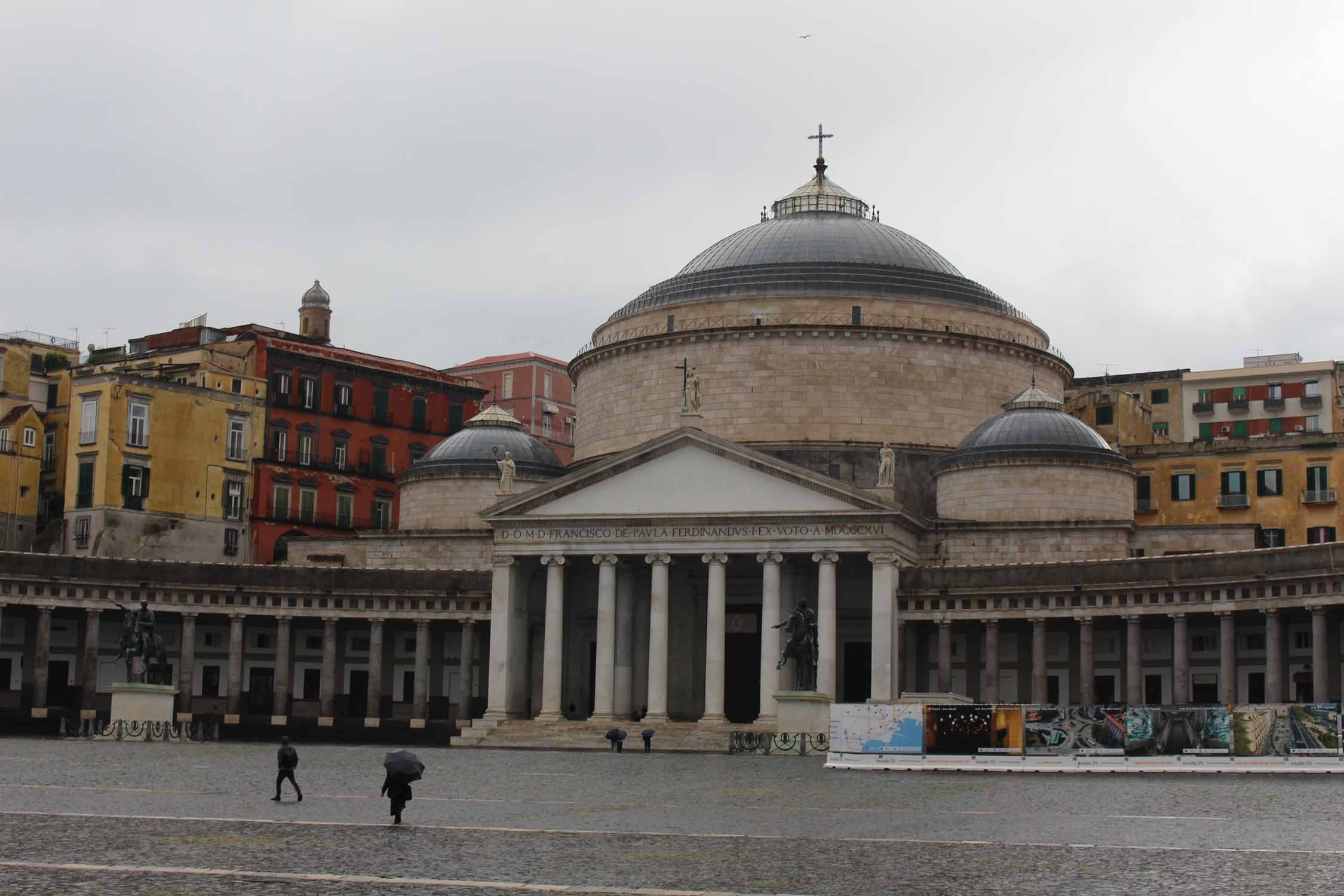 Naples, place du Plébiscite