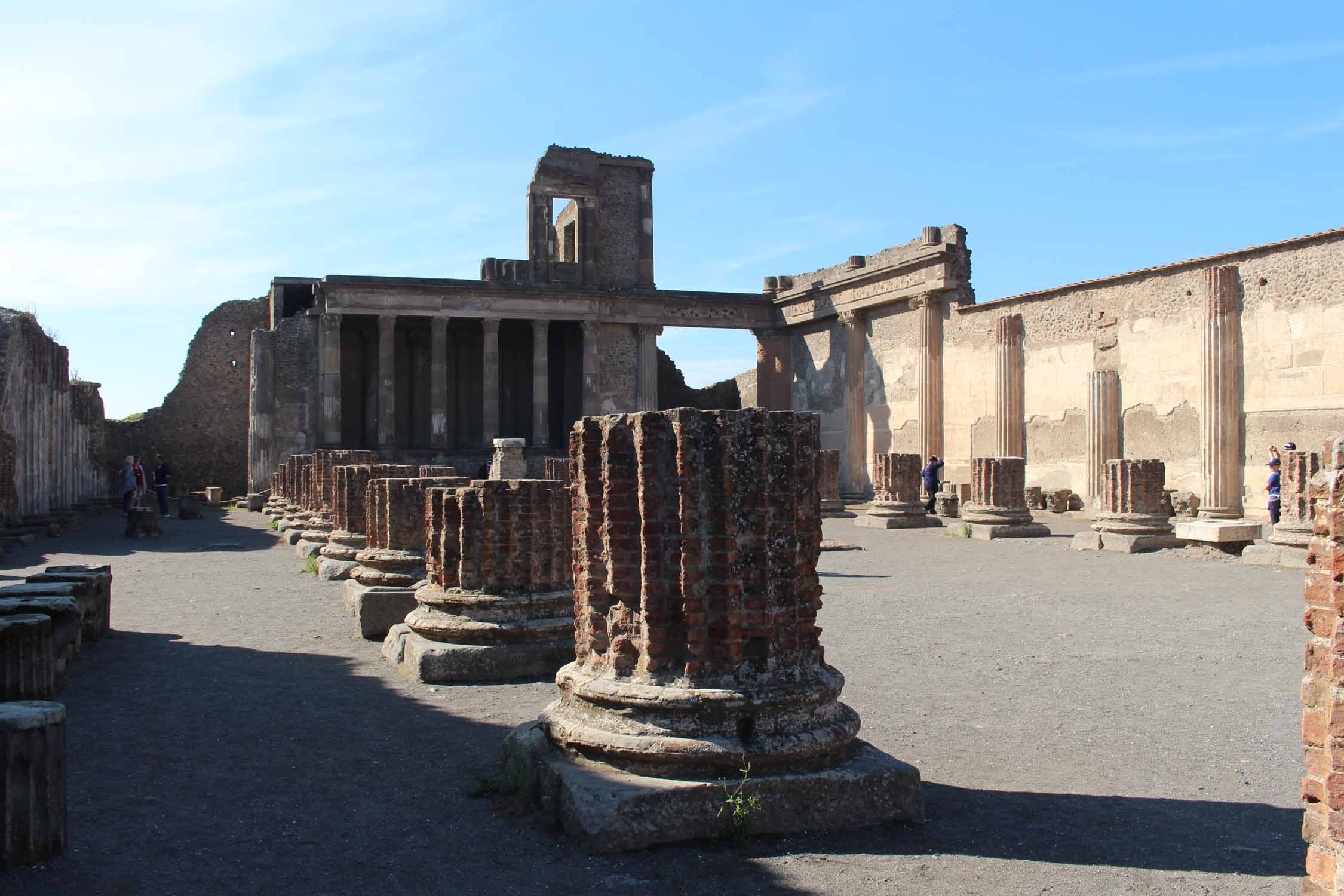 Ruines de Pompéi, basilique