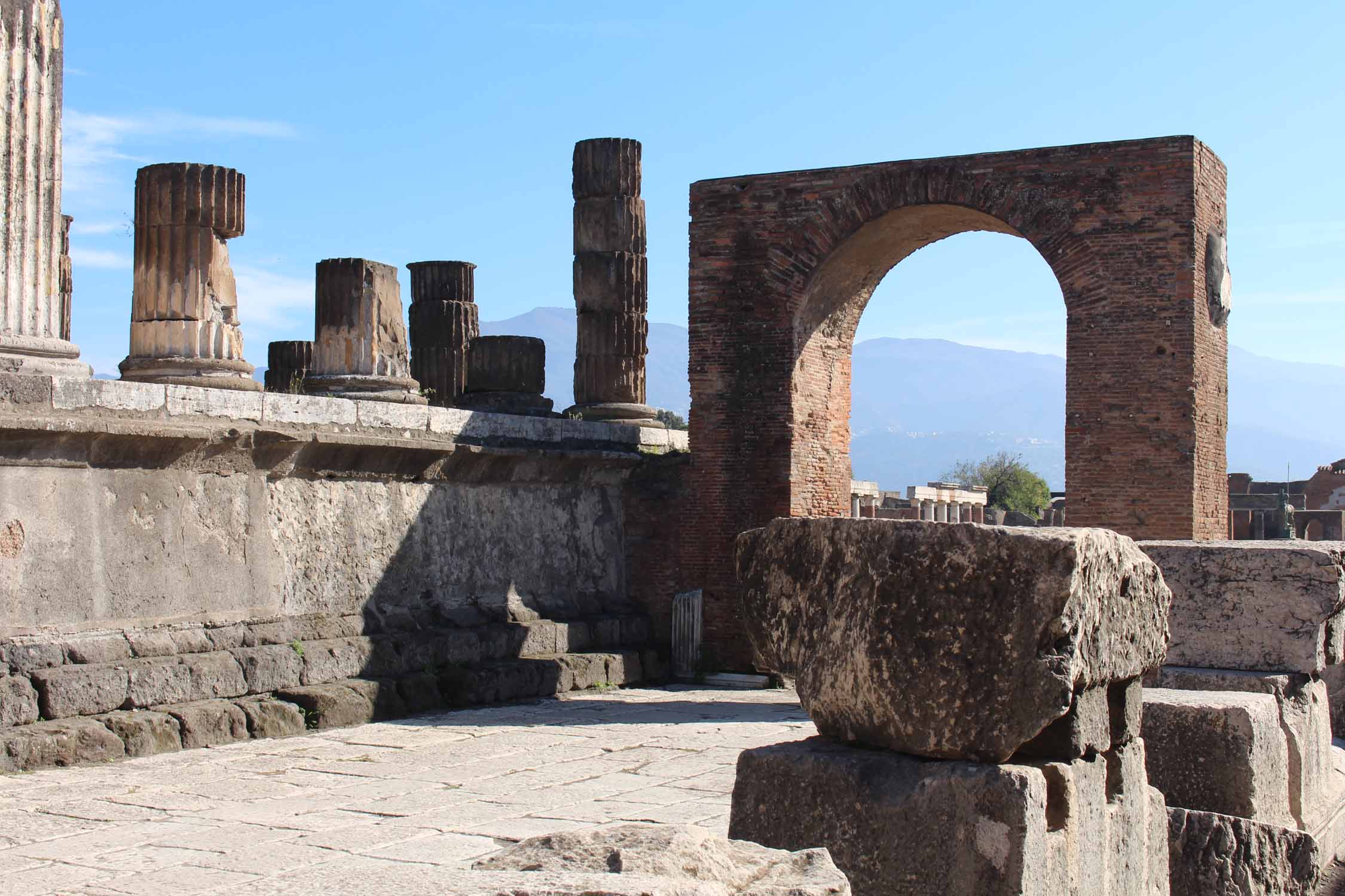 Ruines de Pompéi, temple de Jupiter