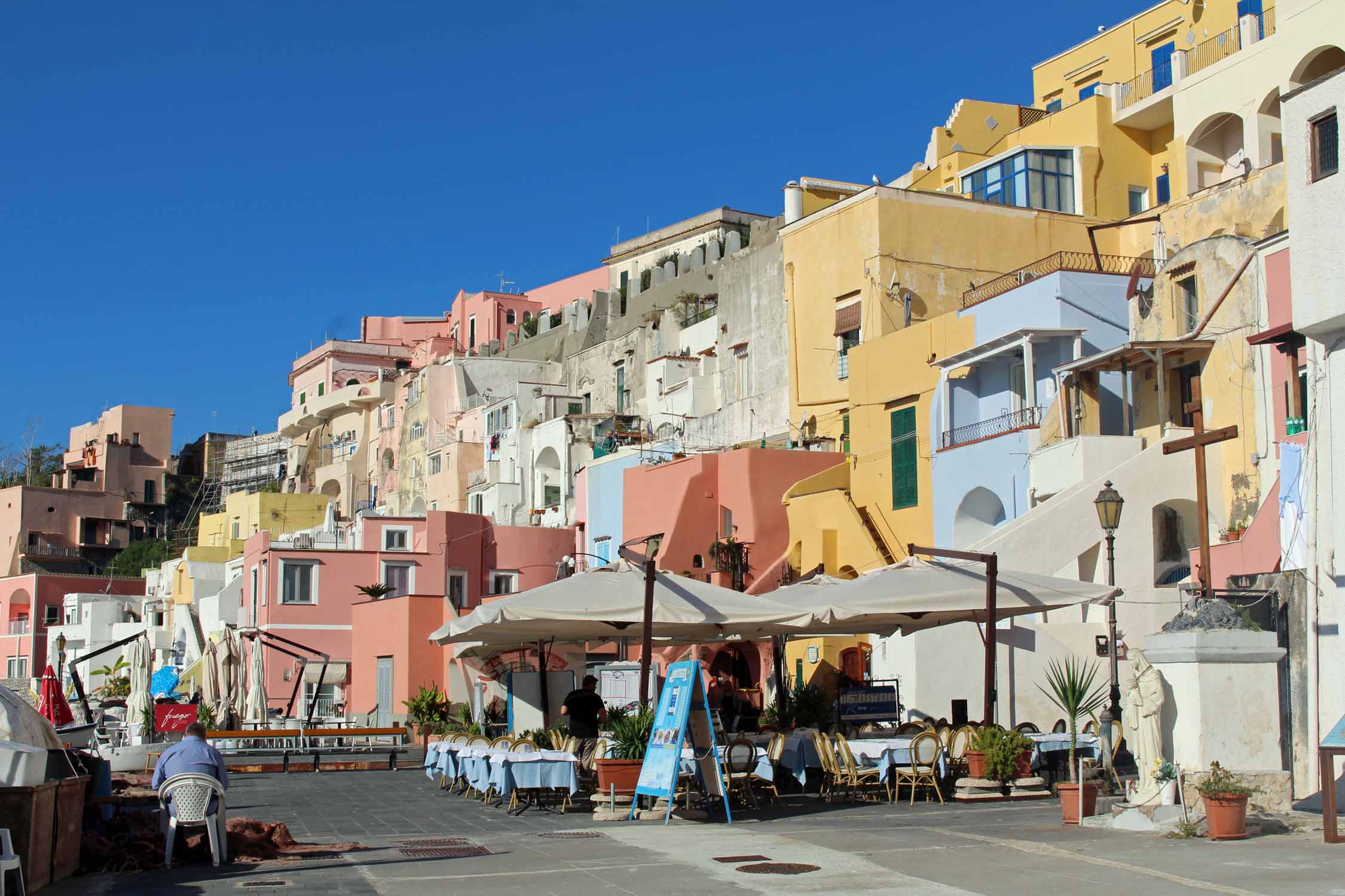 Ile de Procida, maisons colorées