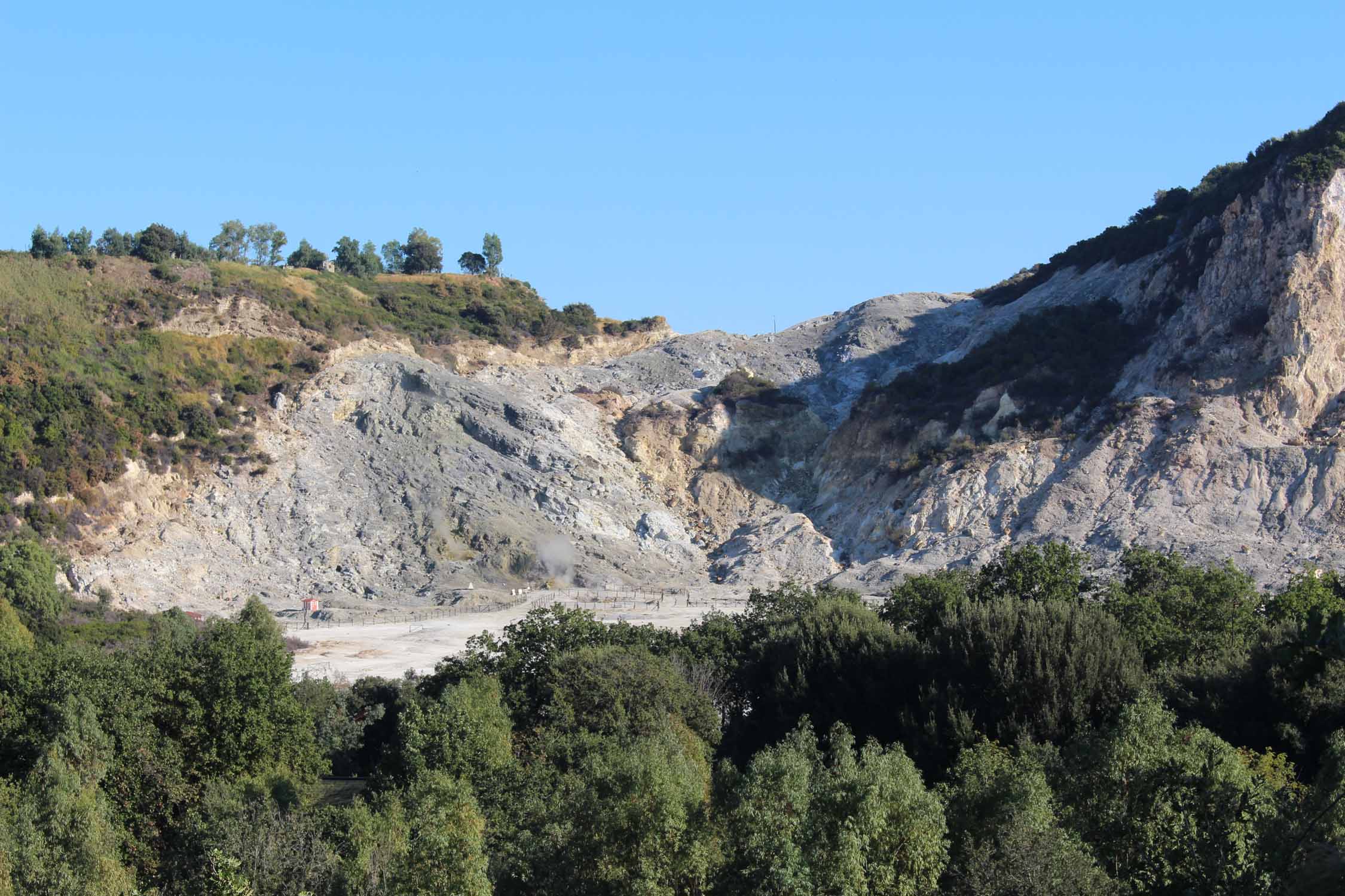 Pouzzoles, la Solfatara, volcan