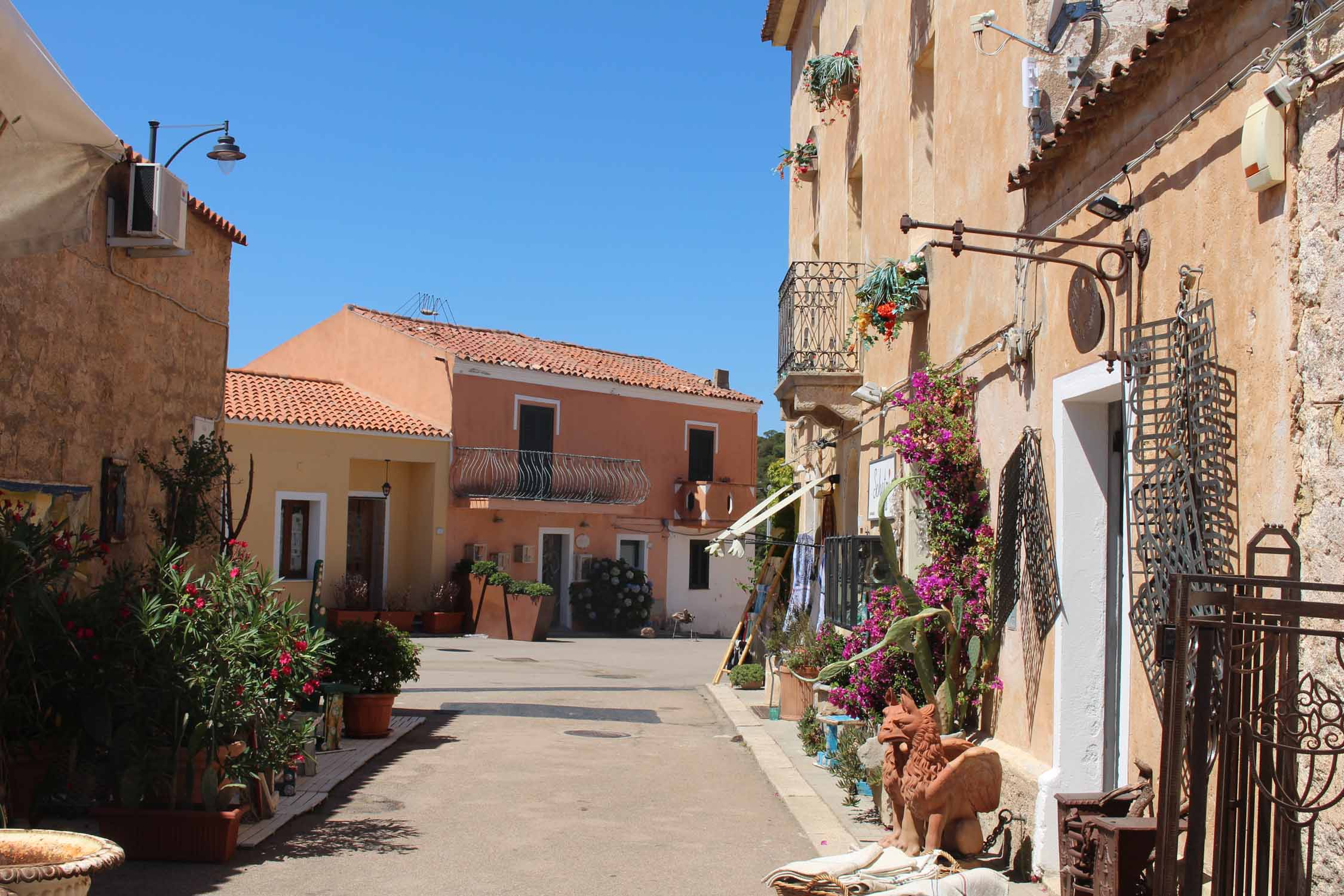 Sardaigne, San Pantaleo, ruelle