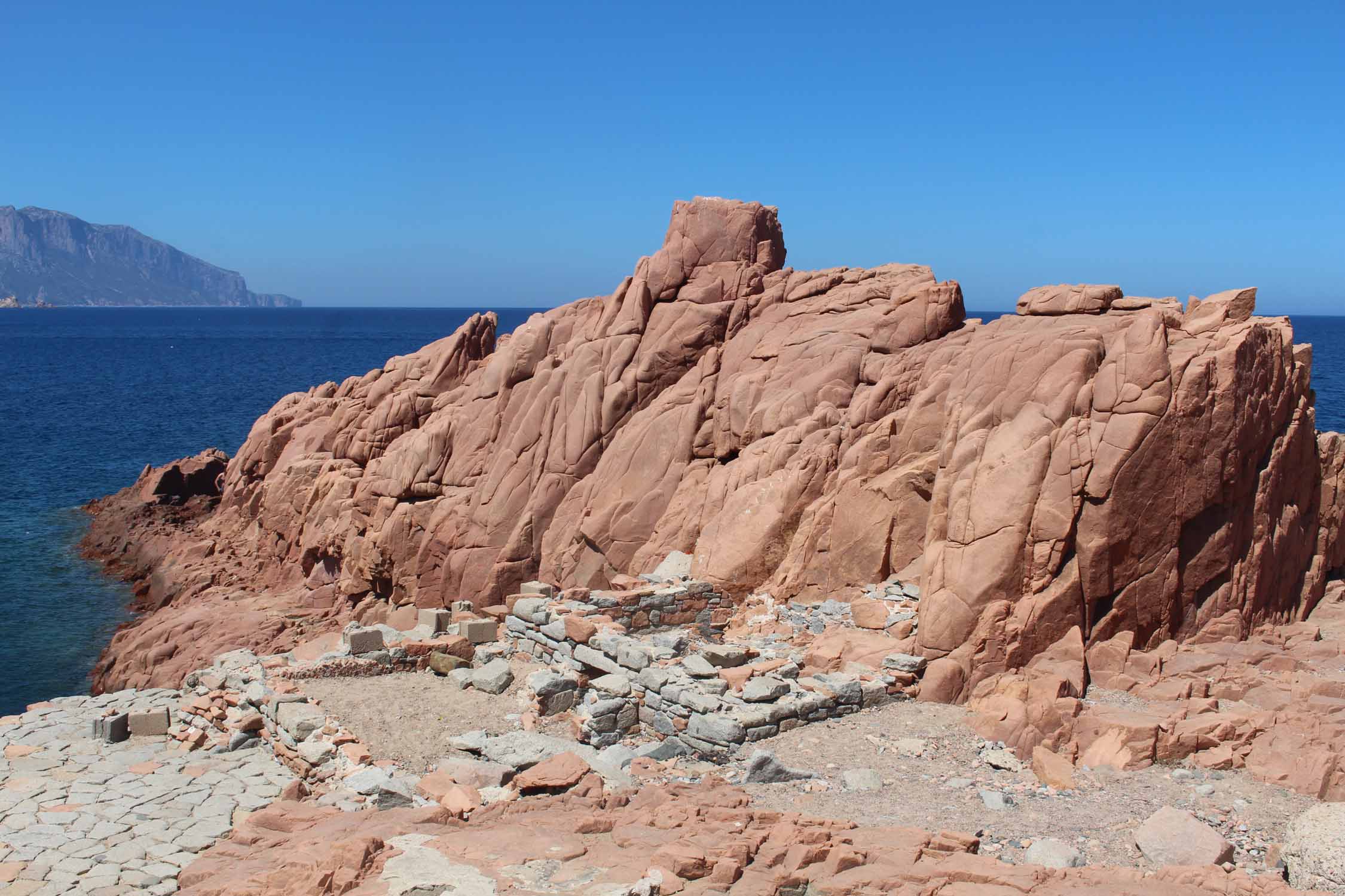 Arbatax, rochers rouges