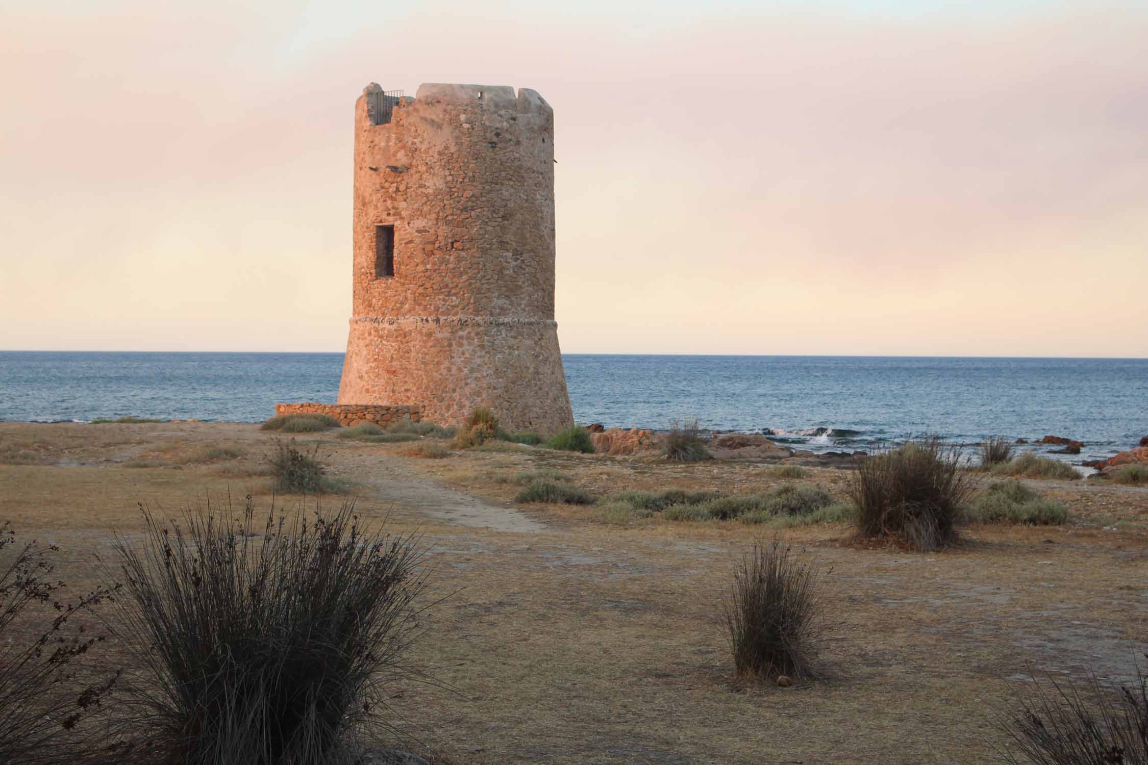 La Caletta, tour