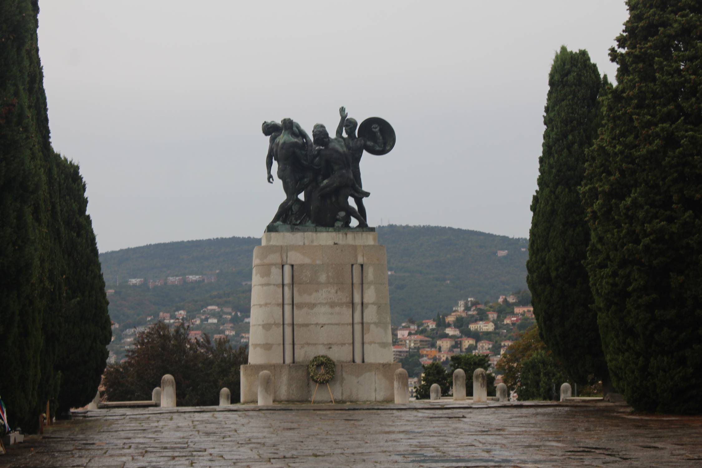 Triestre, monument aux morts