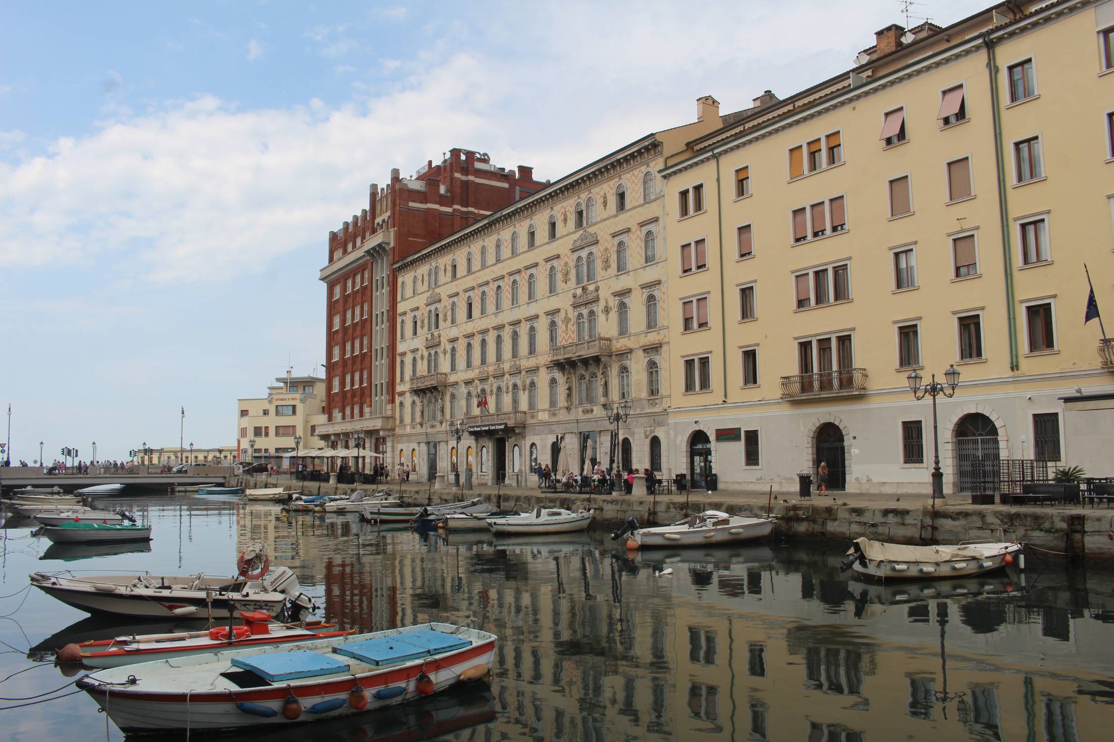 Triestre, Grand Canal, barques