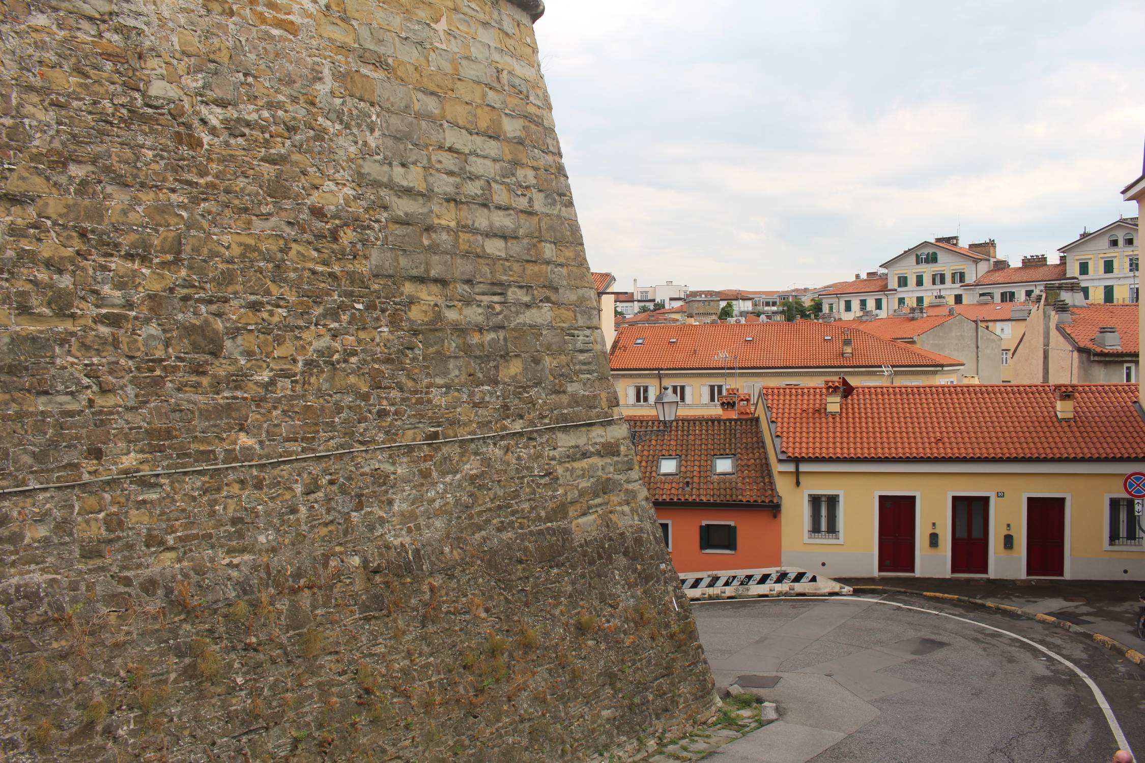Triestre, château, rempart
