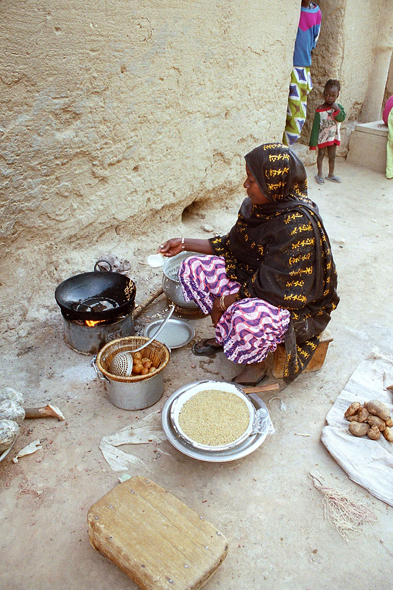 Djenné, préparation de repas