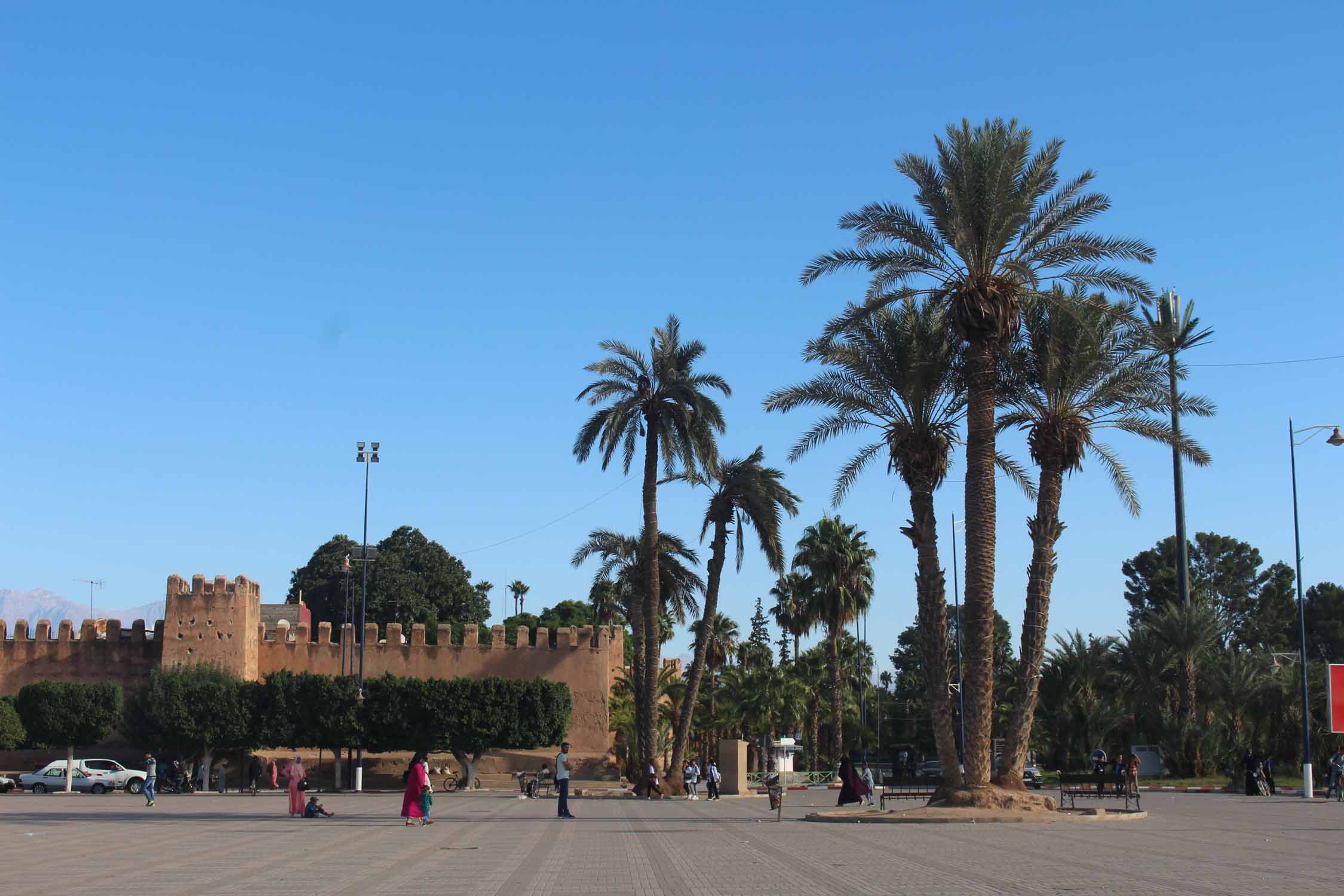 Taroudant, place du 20 Août, remparts