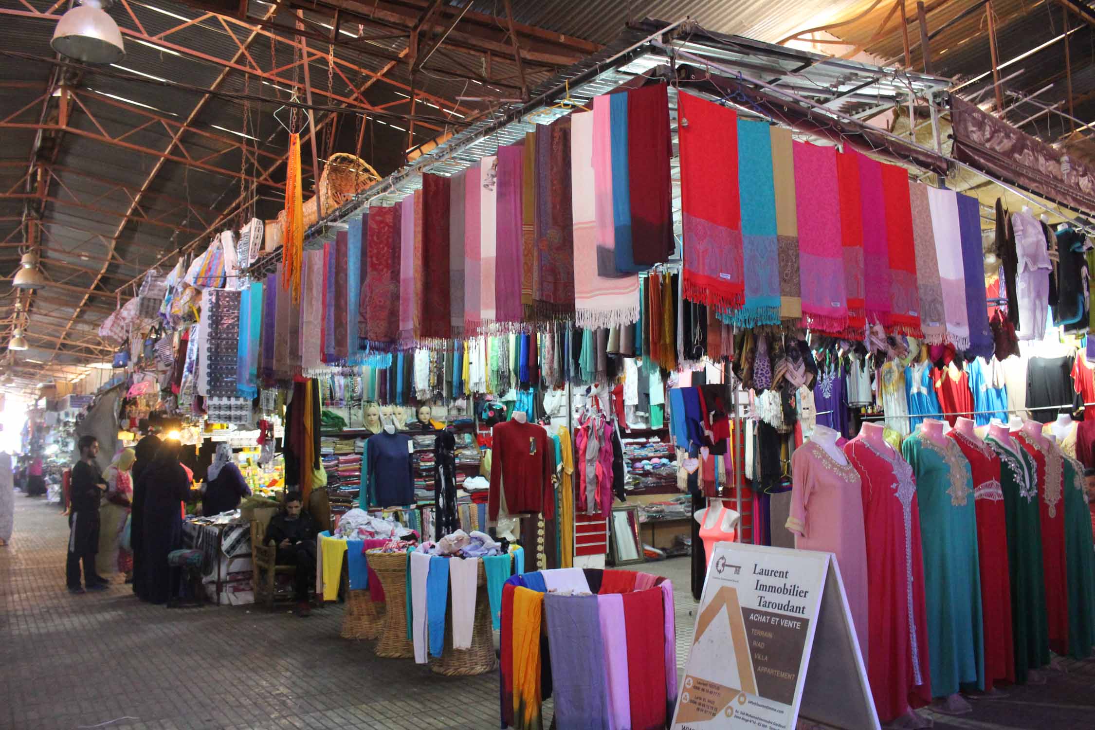 Taroudant, souk, tissus